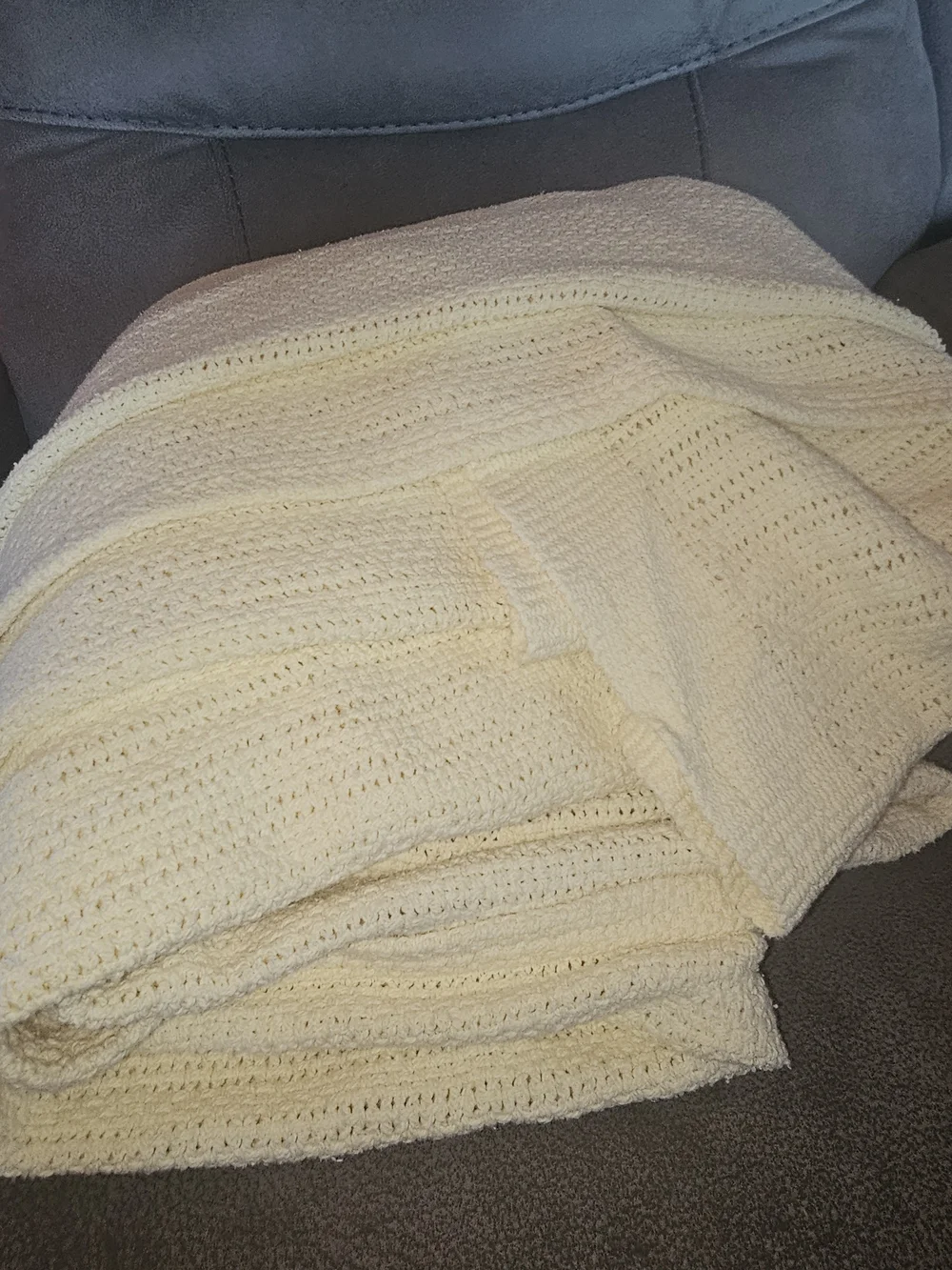 Vintage Style Light Yellow Knit Throw Blanket - Large / Fits King Size Bed
